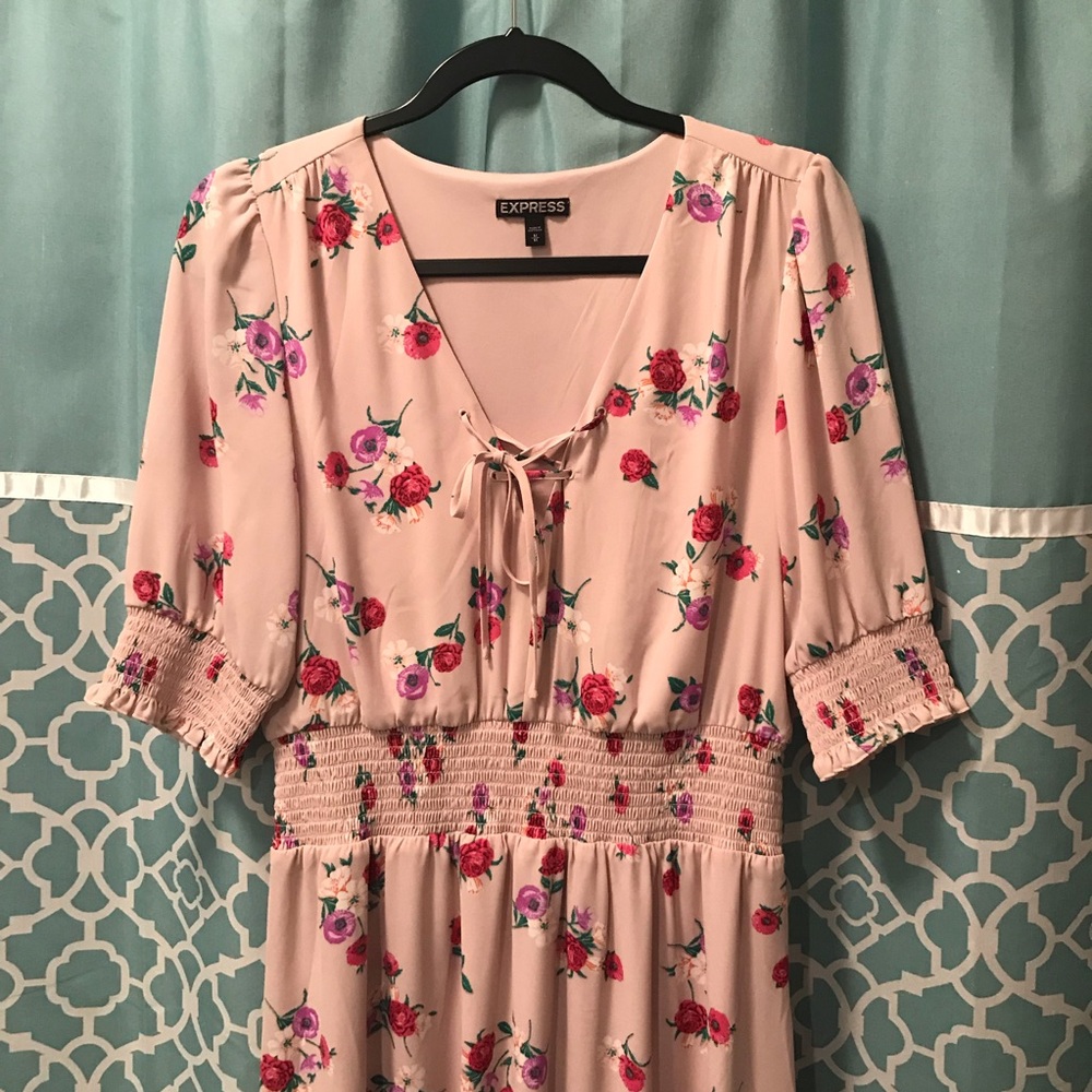 Express dress - Picture 2 of 3